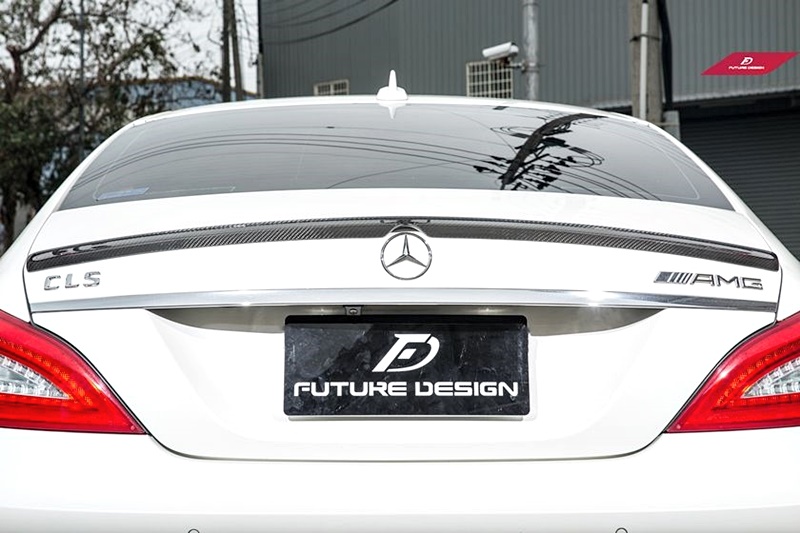 W218 CLS - AMG style Carbon Trunk Spoiler 02